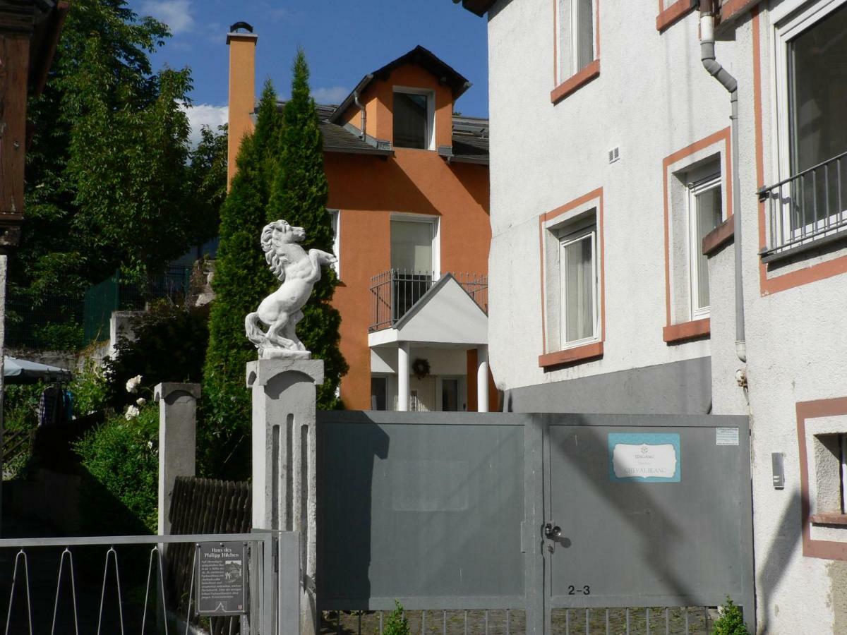 Gaestehaus Cheval Blanc Лорх ам Рейн Екстериор снимка